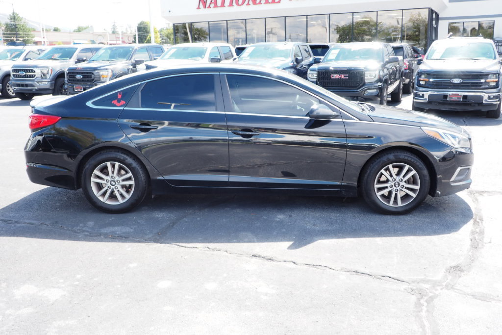 Used 2017 Hyundai Sonata SE FWD image 4