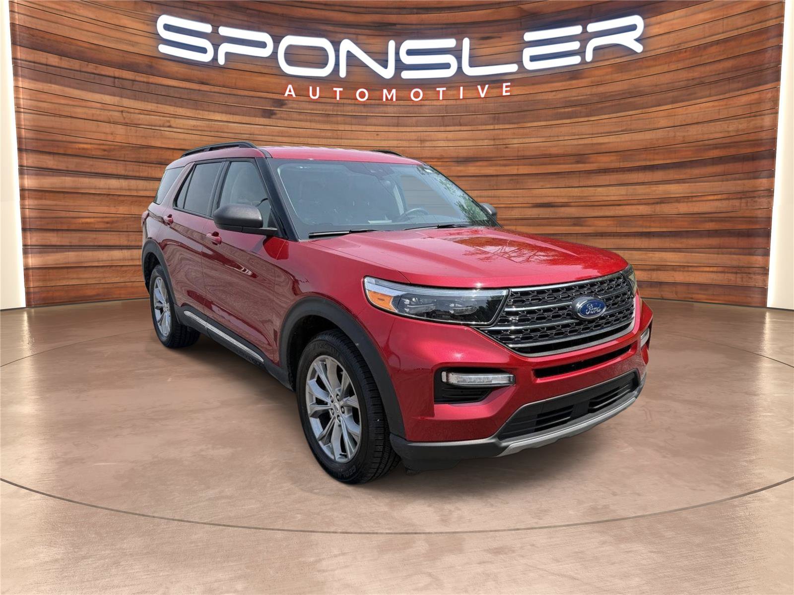 Used 2023 Ford Explorer XLT w/ Equipment Group 202A AWD/4WD image 9