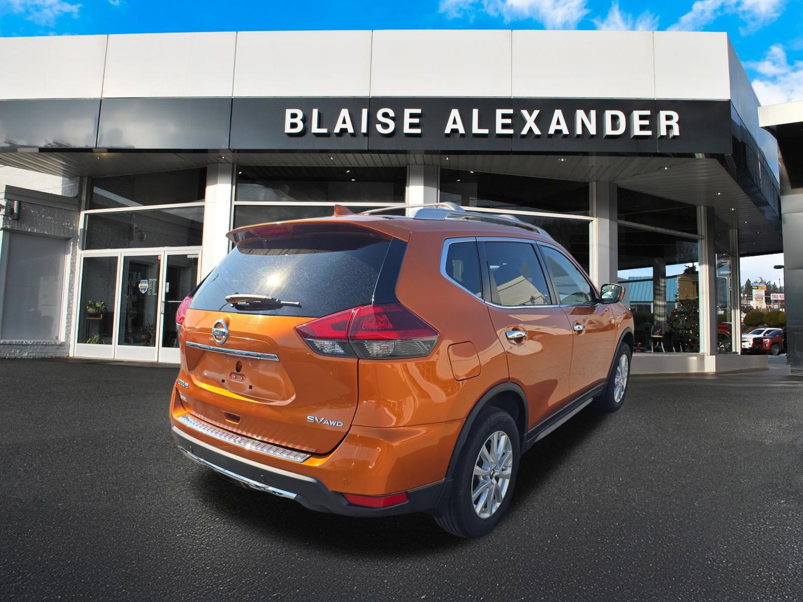 Used 2020 Nissan Rogue SV AWD/4WD image 3