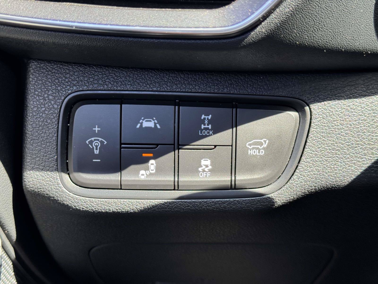 Used 2020 Hyundai Santa Fe Limited AWD/4WD image 18