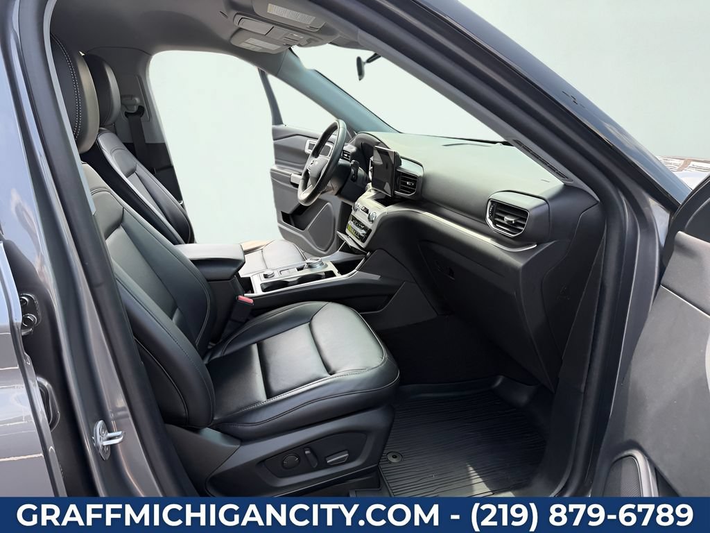 Used 2022 Ford Explorer XLT w/ Equipment Group 202A AWD/4WD image 36