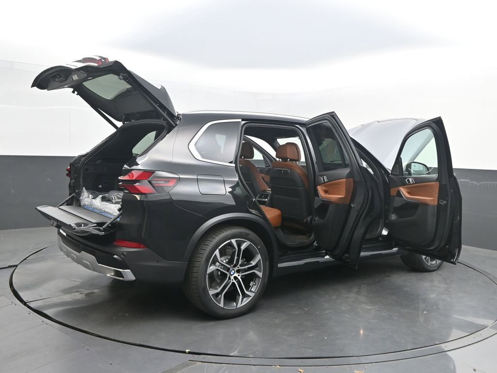 New 2026 BMW X5 xDrive50e w/ Premium Package AWD/4WD image 56