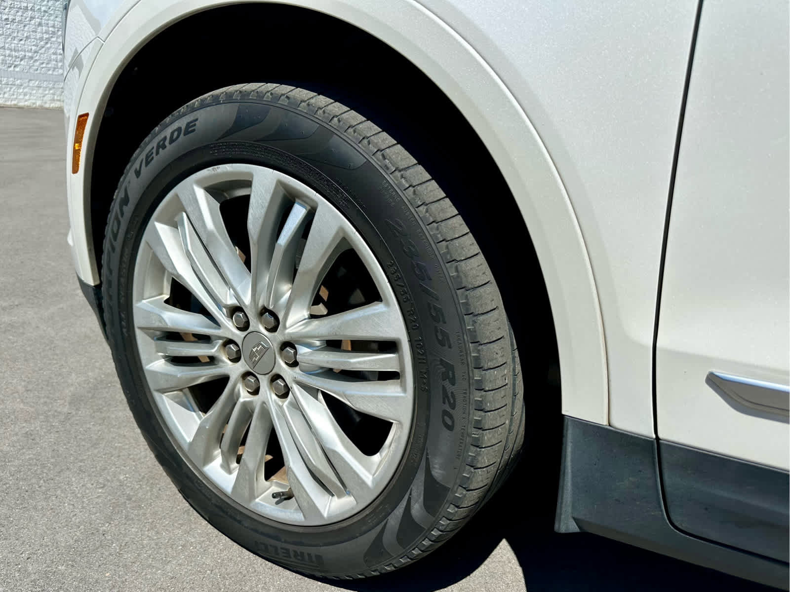 Used 2017 Cadillac XT5 Premium Luxury FWD image 9