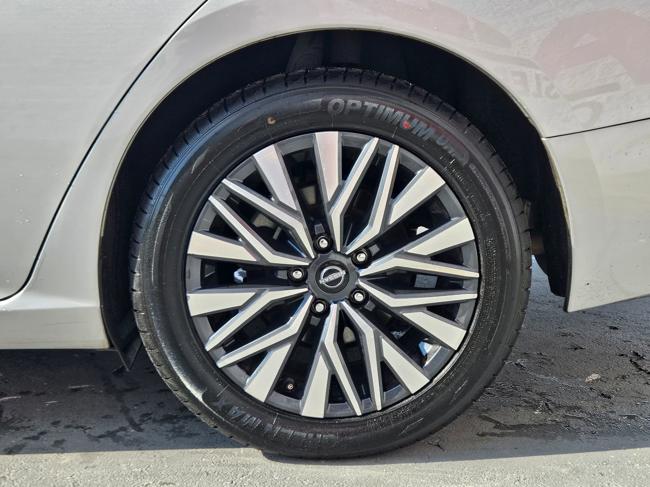 Used 2024 Nissan Altima 2.5 SV image 28