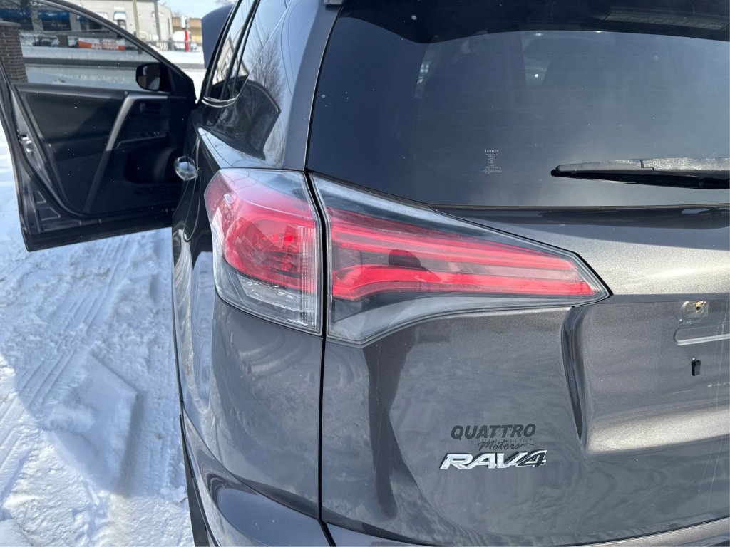 Used 2016 Toyota RAV4 LE image 24