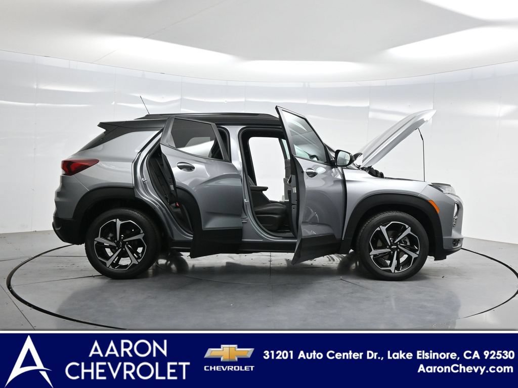 Used 2023 Chevrolet TrailBlazer RS w/ Convenience Package FWD image 3