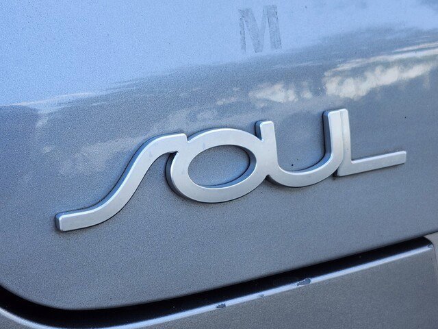 Used 2022 Kia Soul LX w/ Technology Package image 8