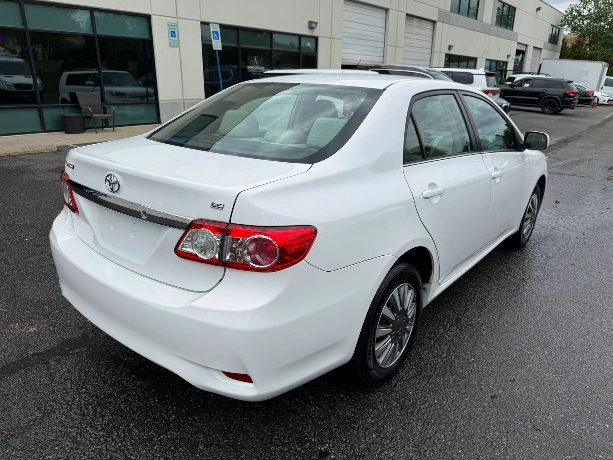 Used 2013 Toyota Corolla LE FWD image 4