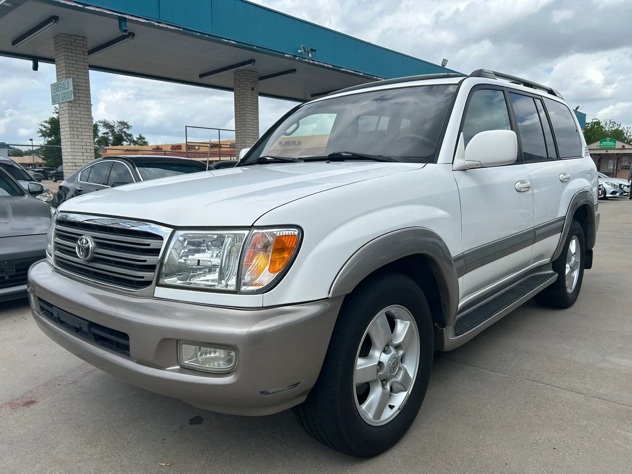 Used 2004 Toyota Land Cruiser AWD/4WD image 1