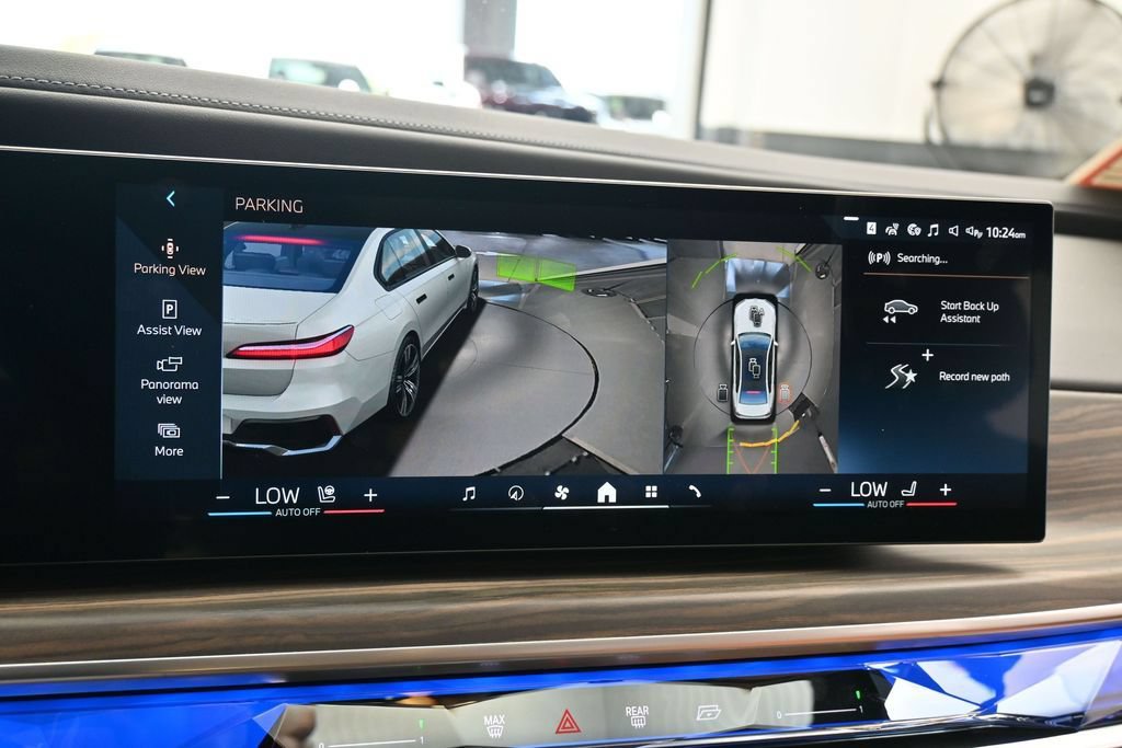 Used 2025 BMW 740i xDrive AWD/4WD image 22
