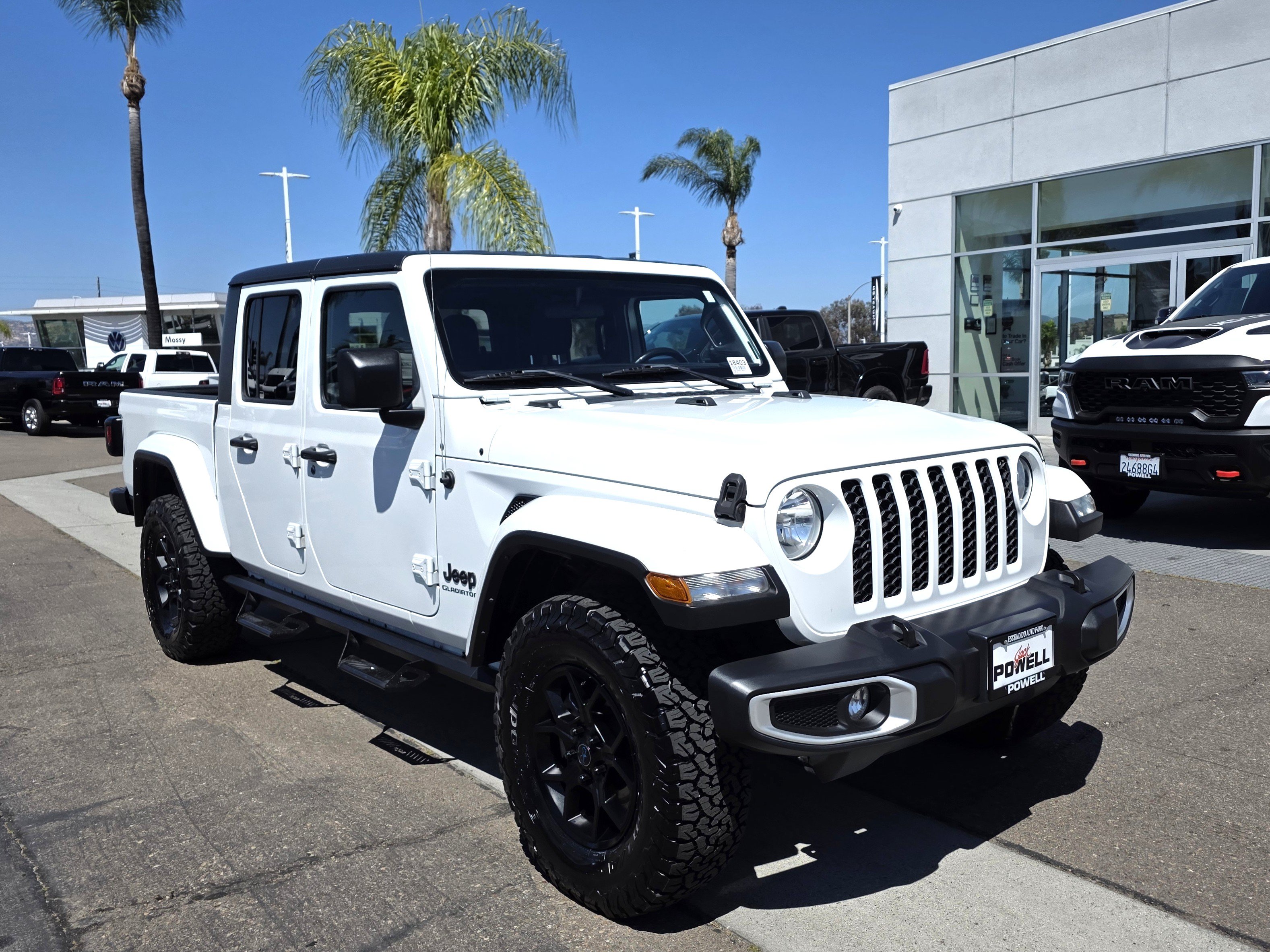 Used 2022 Jeep Gladiator Sport AWD/4WD image 6
