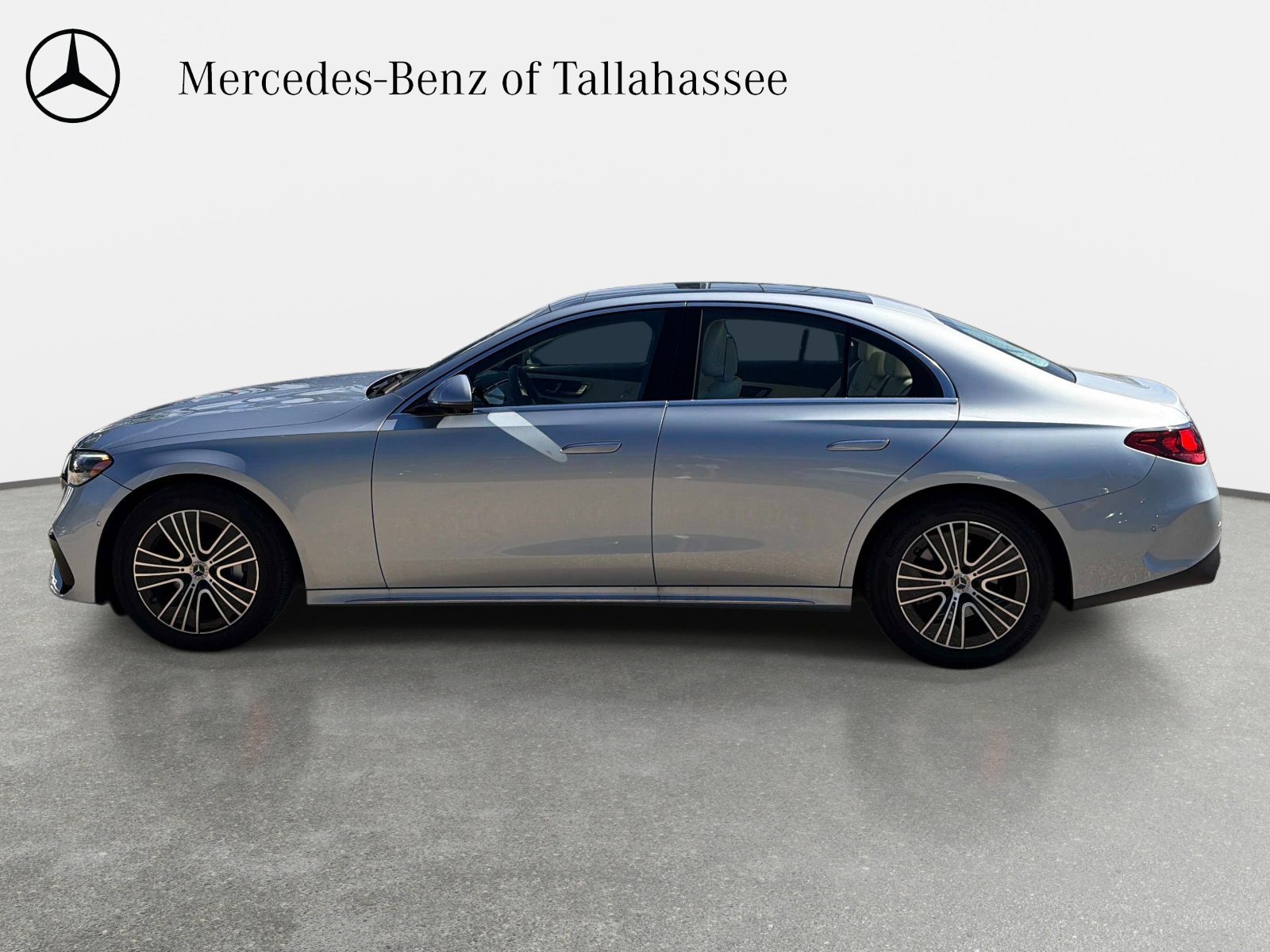 Used 2025 Mercedes-Benz E 350 4MATIC Sedan image 8