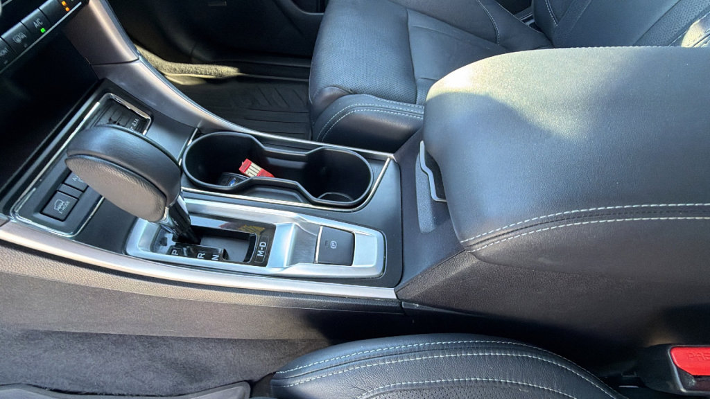 Used 2022 Subaru Ascent Limited w/ Technology Package image 13