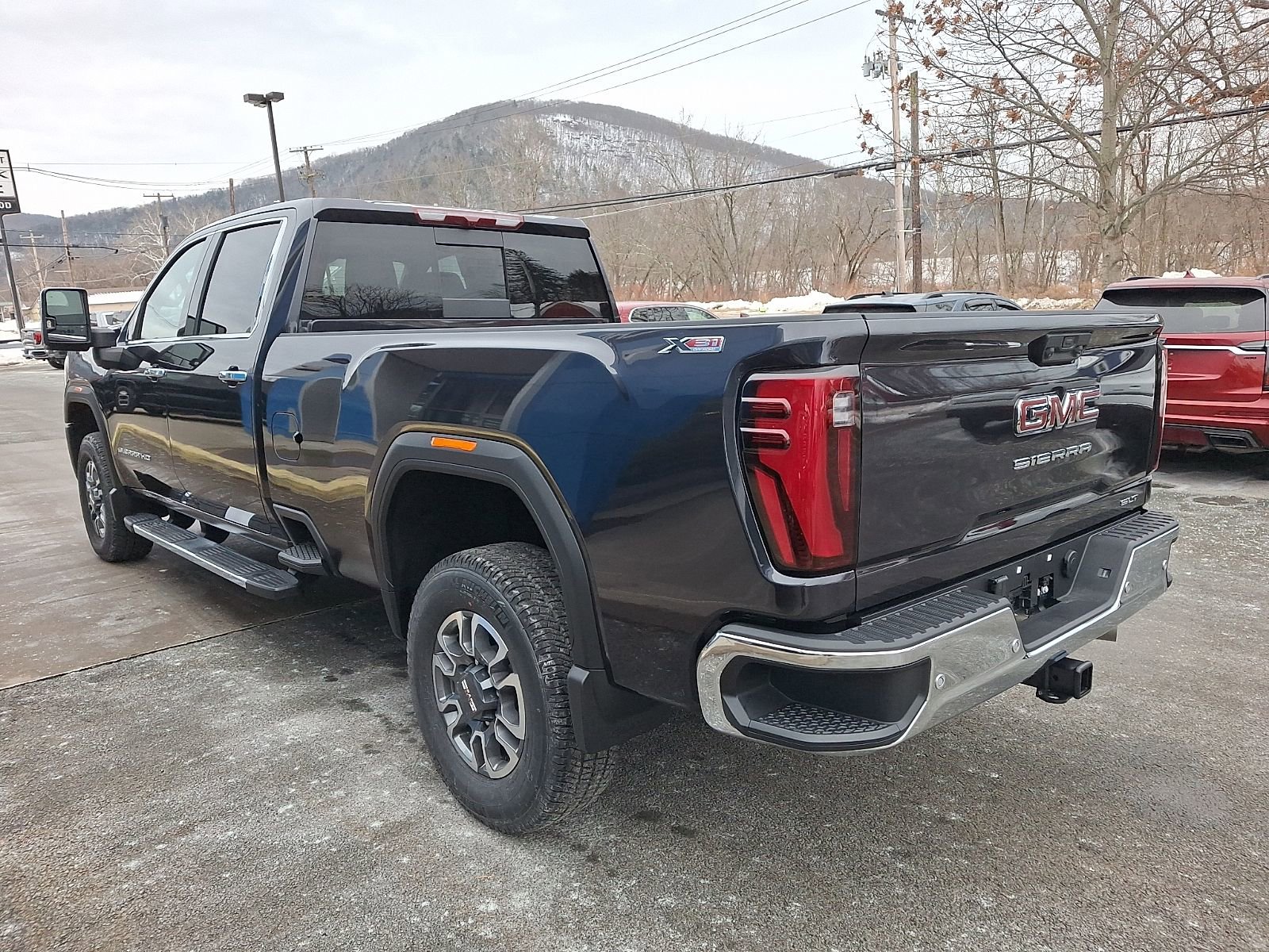 New 2026 GMC Sierra 2500 SLT w/ SLT Premium Package image 4