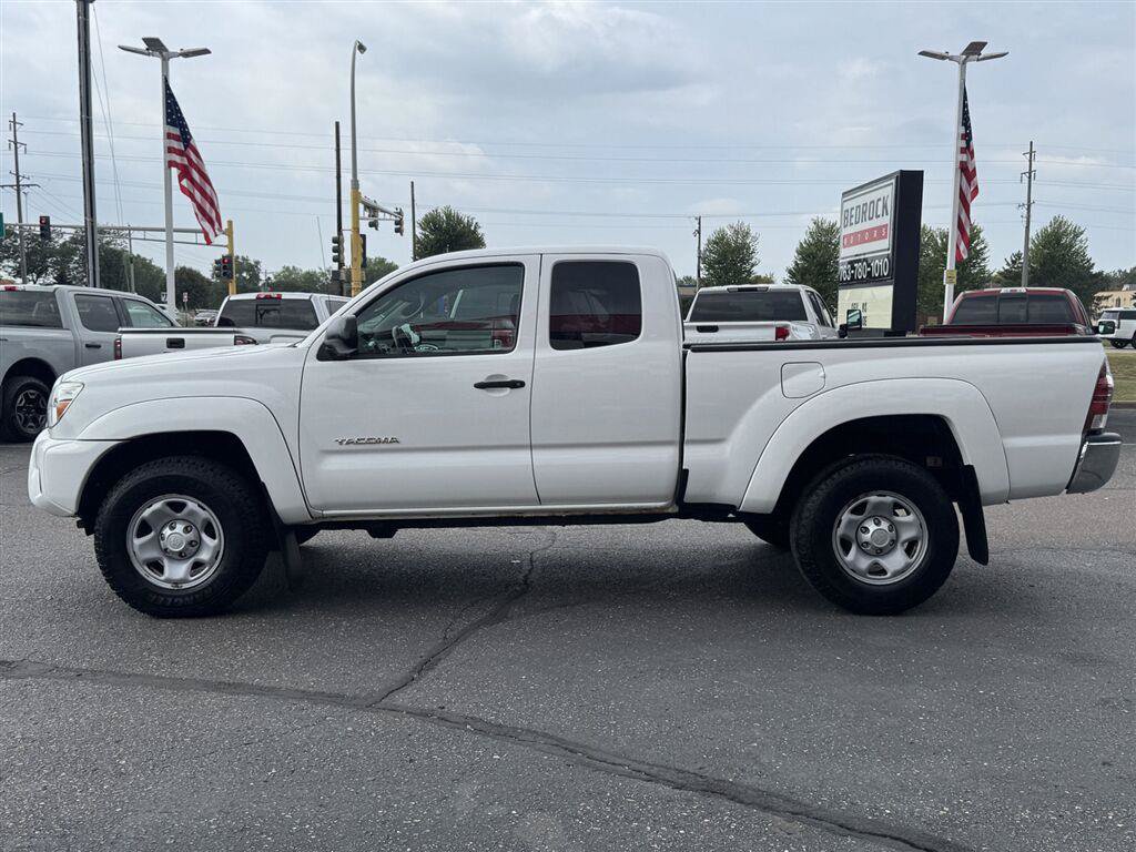 Used 2013 Toyota Tacoma 4x4 Access Cab w/ SR5 Pkg image 4