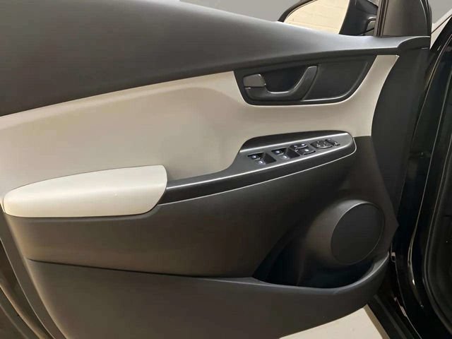 Used 2022 Hyundai Kona SEL FWD image 30