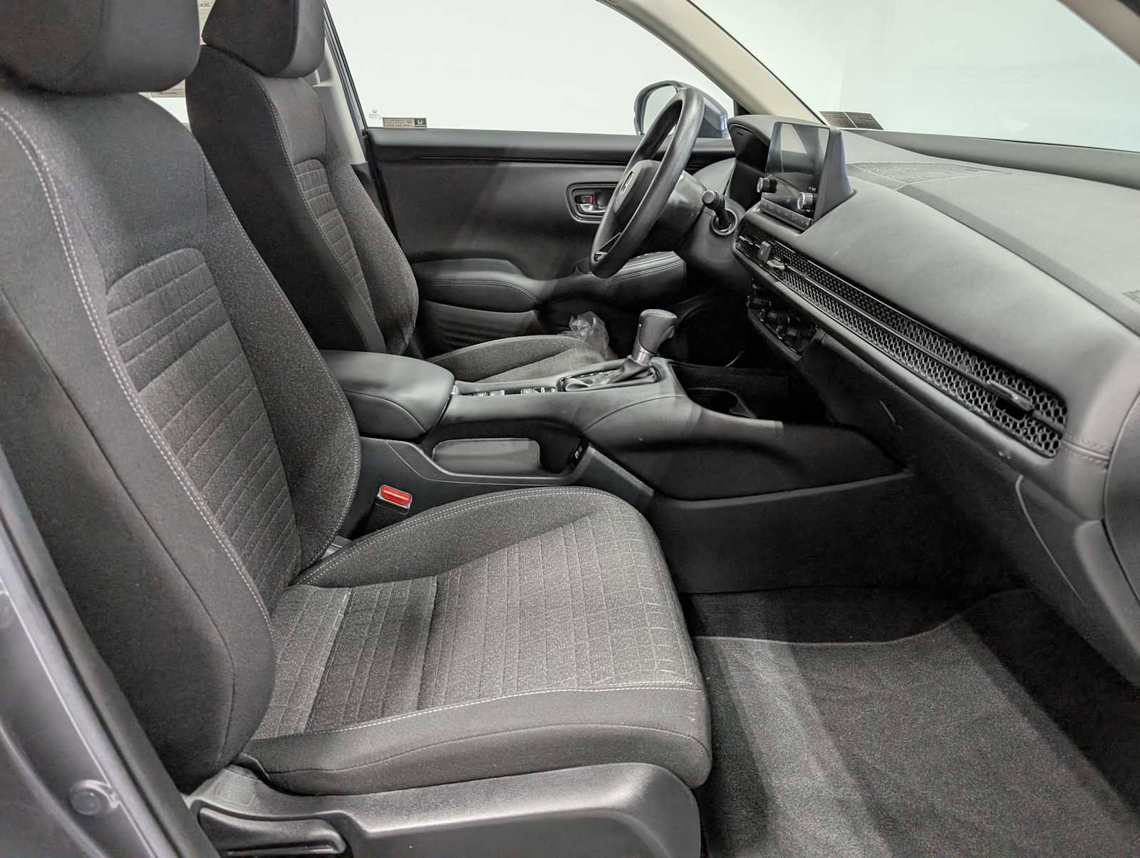 Certified 2023 Honda HR-V LX image 38