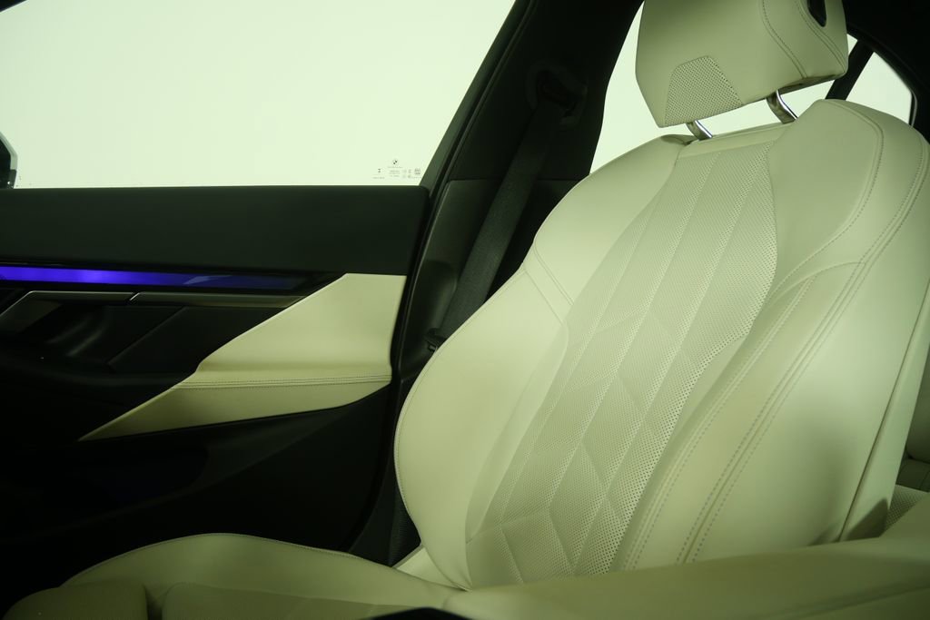 Certified 2024 BMW 540i xDrive w/ Premium Package image 22
