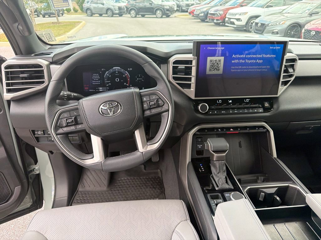 Used 2025 Toyota Tundra Limited AWD/4WD image 25
