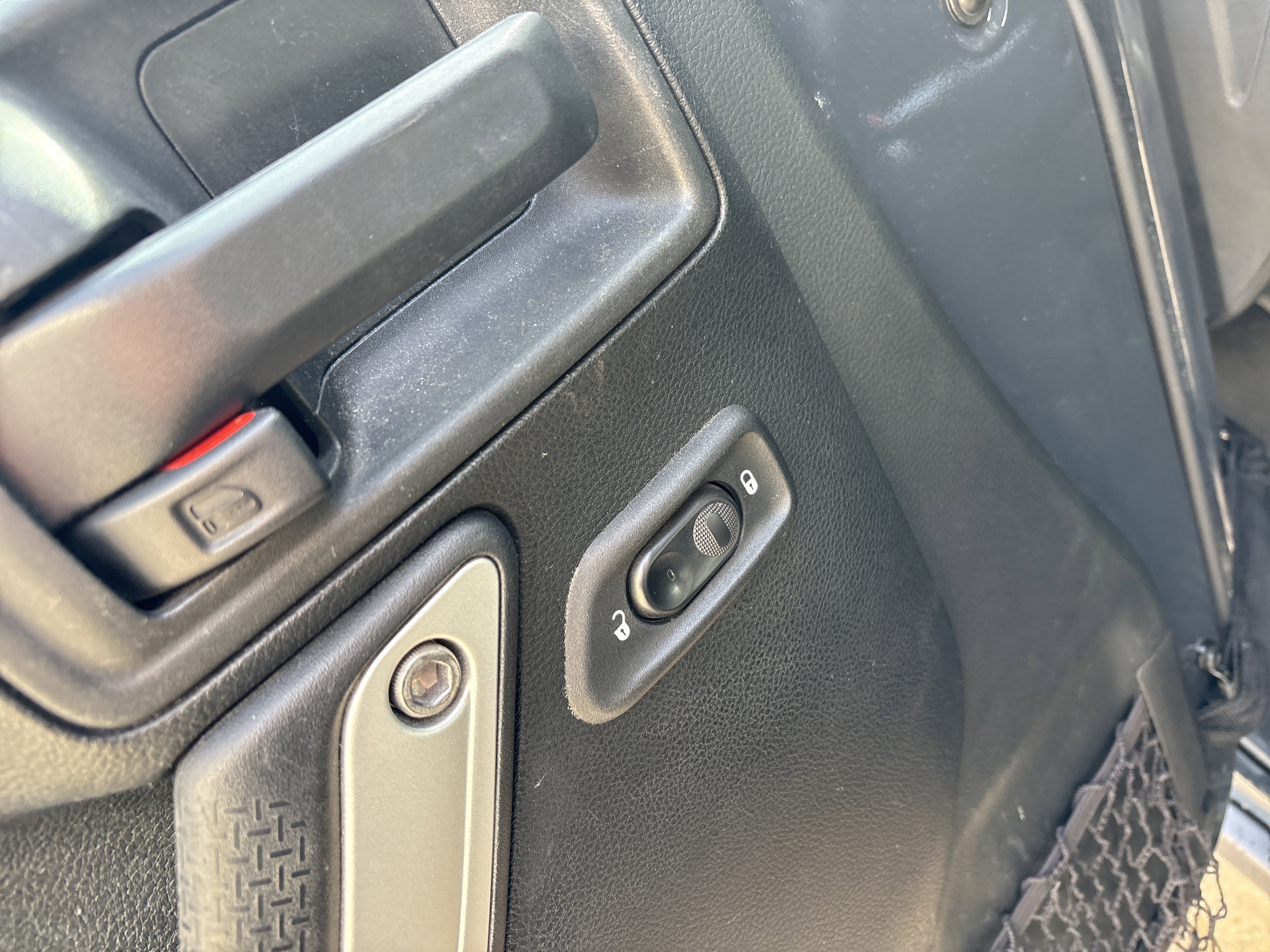 Used 2018 Jeep Wrangler Unlimited Rubicon w/ Cold Weather Group image 15