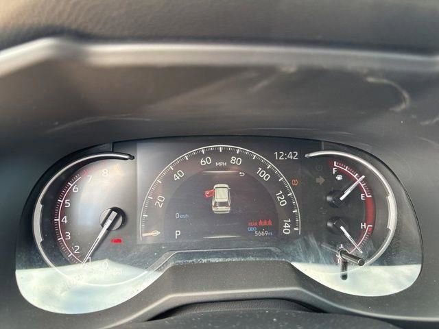Used 2024 Toyota RAV4 XLE image 32