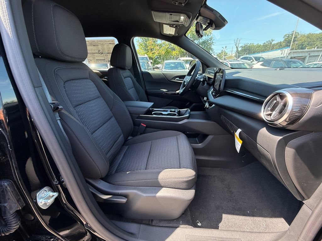New 2027 Chevrolet Equinox LT w/ Safety and Technology Package AWD/4WD image 27