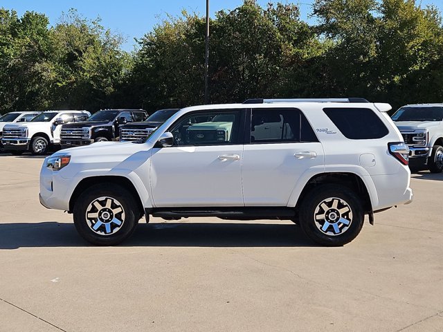 Used 2018 Toyota 4Runner TRD Off-Road AWD/4WD image 9