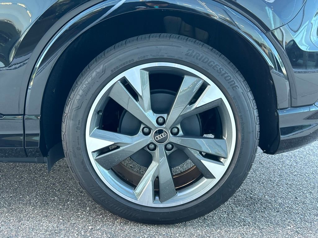 Used 2024 Audi Q4 e-tron Premium w/ Convenience Package image 57