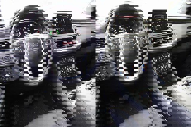 Used 2023 GMC Yukon SLT w/ SLT Premium Package image 5