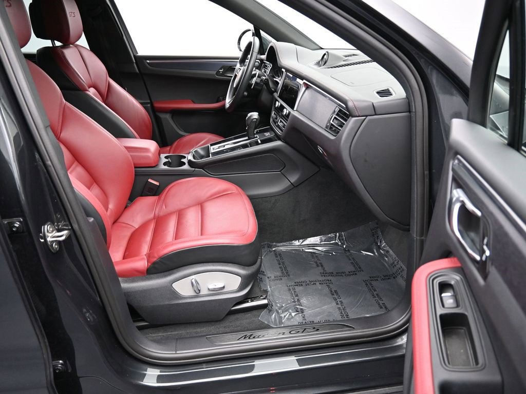 Certified 2023 Porsche Macan GTS image 26