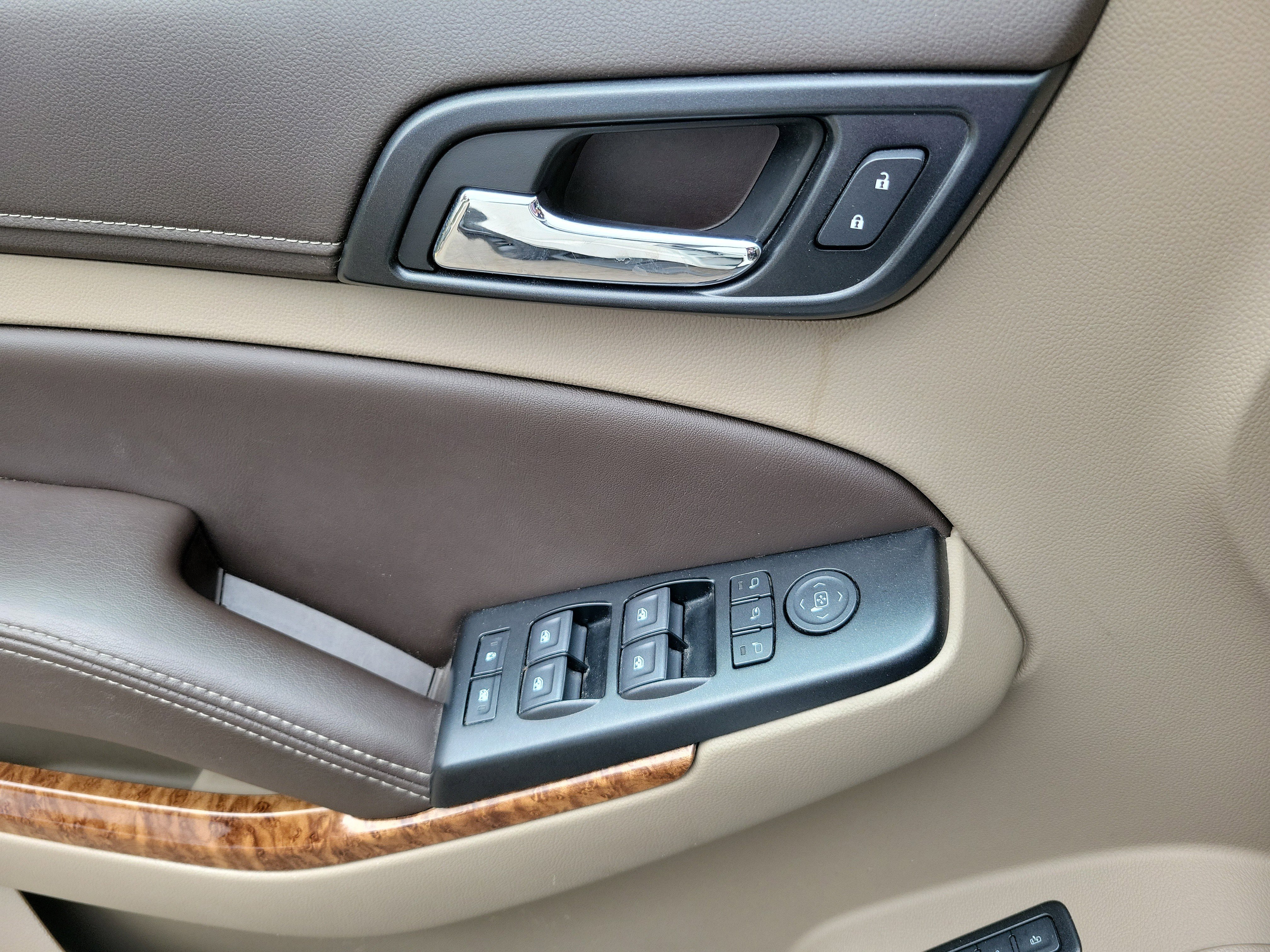 Used 2020 Chevrolet Suburban Premier image 22