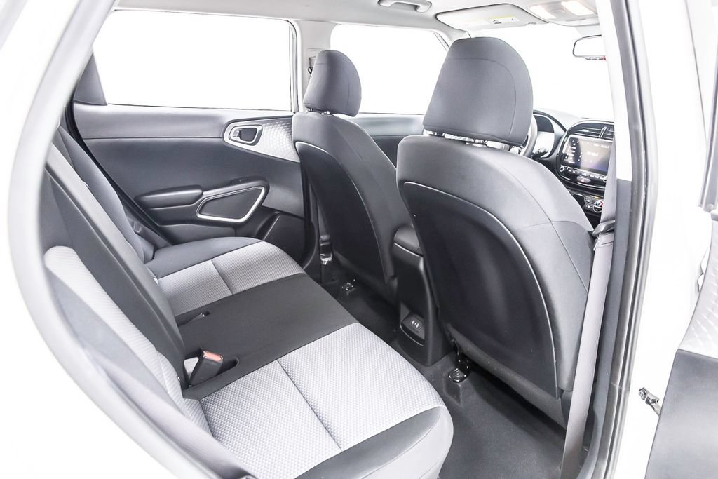 Used 2023 Kia Soul S FWD image 33