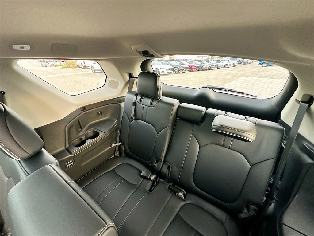 Used 2025 Honda Pilot Elite image 4