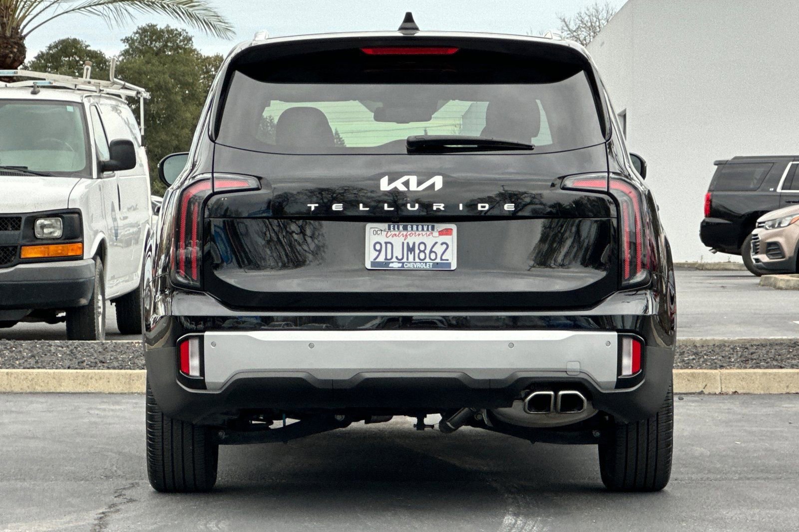 Used 2023 Kia Telluride EX w/ EX Captain's Chair Package image 4
