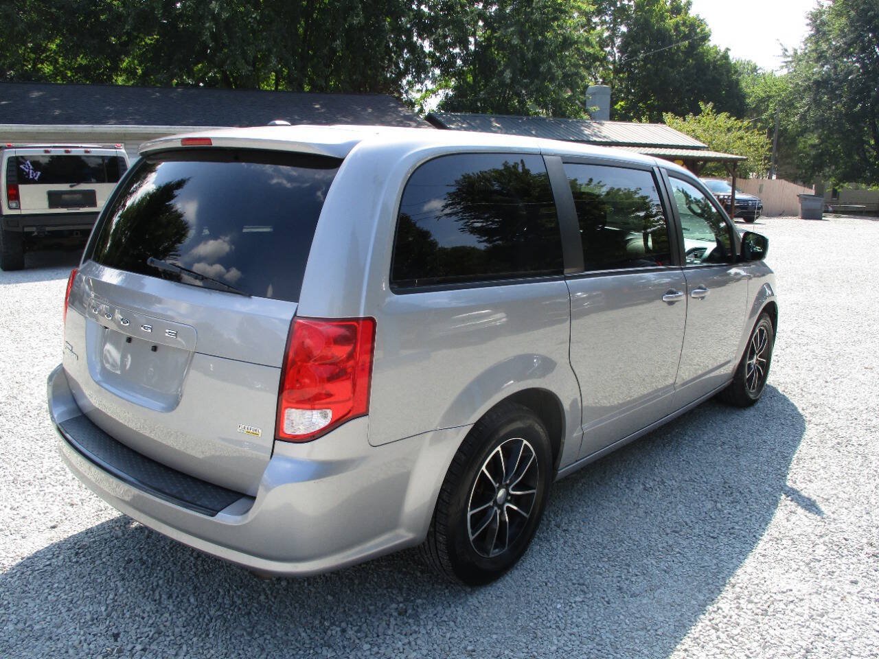 Used 2018 Dodge Grand Caravan SE FWD image 5