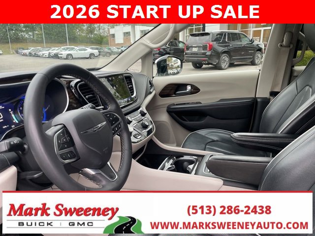 Used 2023 Chrysler Pacifica Limited image 11