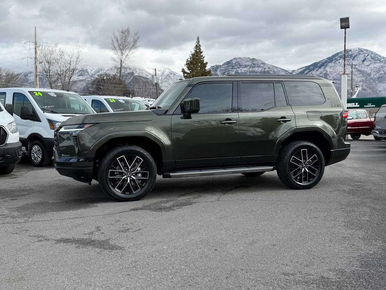 Used 2025 Lexus GX 550 w/ Accessory Package (31) image 7