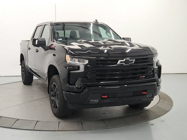 Used 2026 Chevrolet Silverado 1500 LT Trail Boss w/ LT Trail Boss Premium Package AWD/4WD image 3