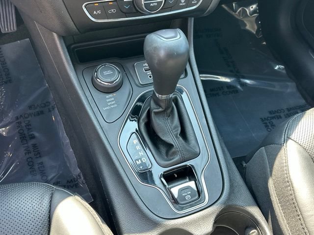 Used 2020 Jeep Cherokee Limited w/ Luxury Group AWD/4WD image 5