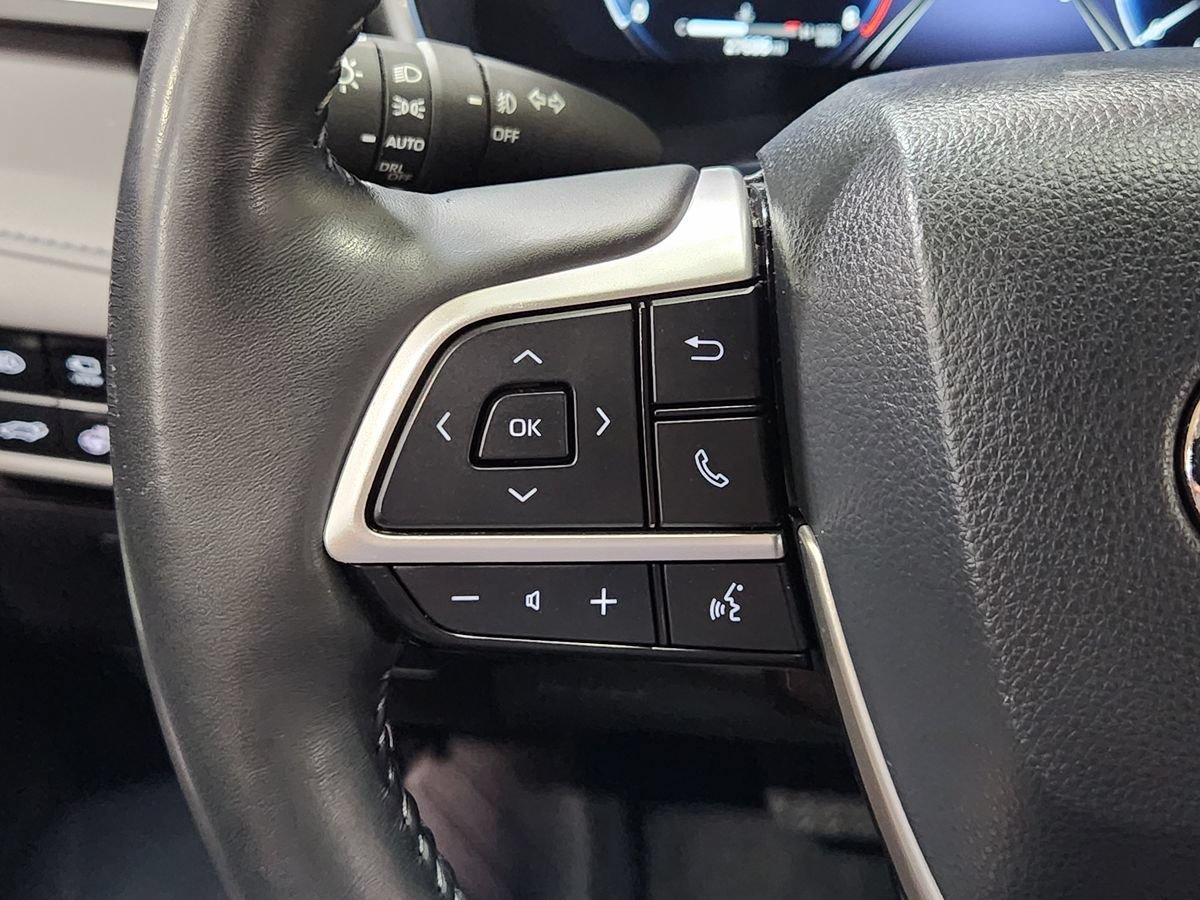 Used 2023 Toyota Highlander Platinum FWD image 48