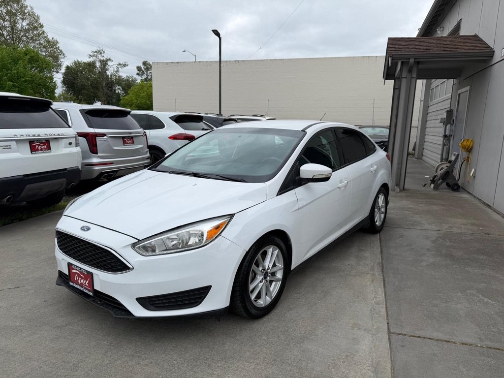 Used 2016 Ford Focus SE FWD image 3