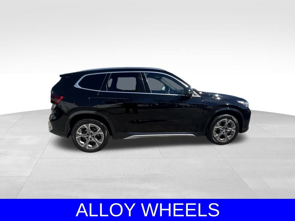 Used 2025 BMW X1 xDrive28i image 3