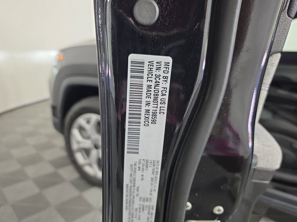 Used 2026 Jeep Compass Latitude AWD/4WD image 38