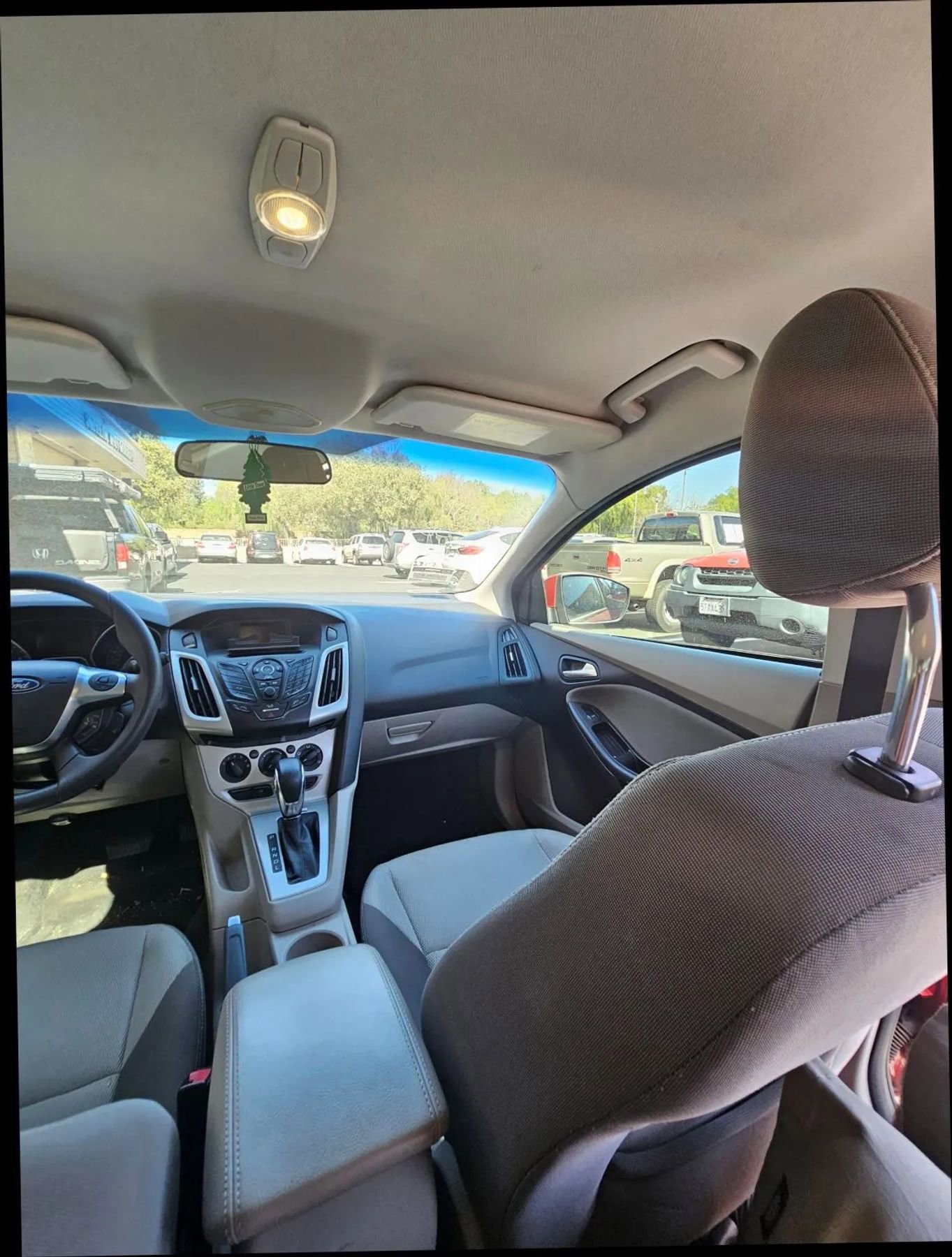 Used 2012 Ford Focus SE image 30