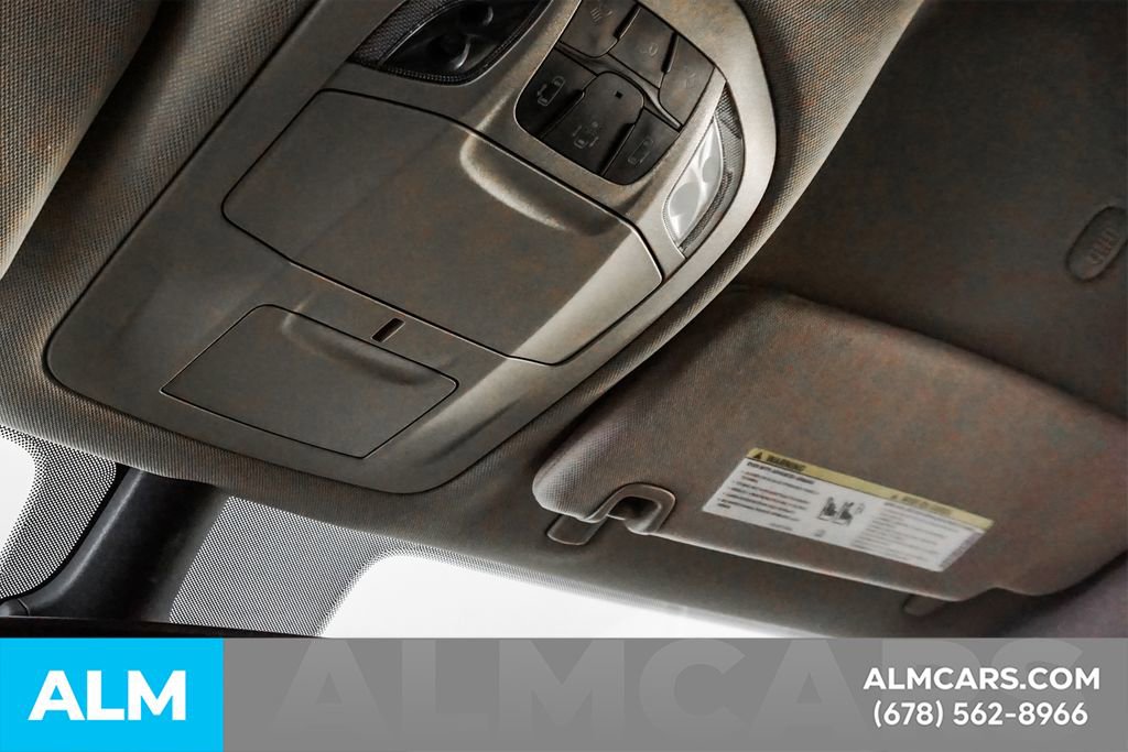 Used 2024 Chrysler Pacifica Select image 53