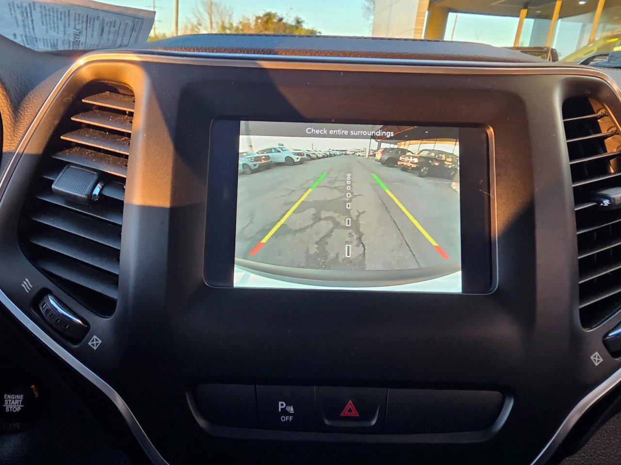 Used 2020 Jeep Cherokee Latitude Plus w/ Cold Weather Group image 30