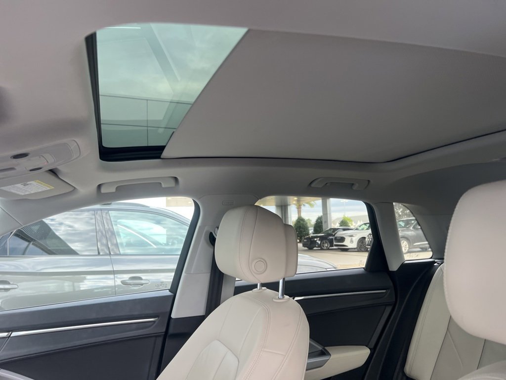 Used 2020 Audi Q3 2.0T Premium image 9