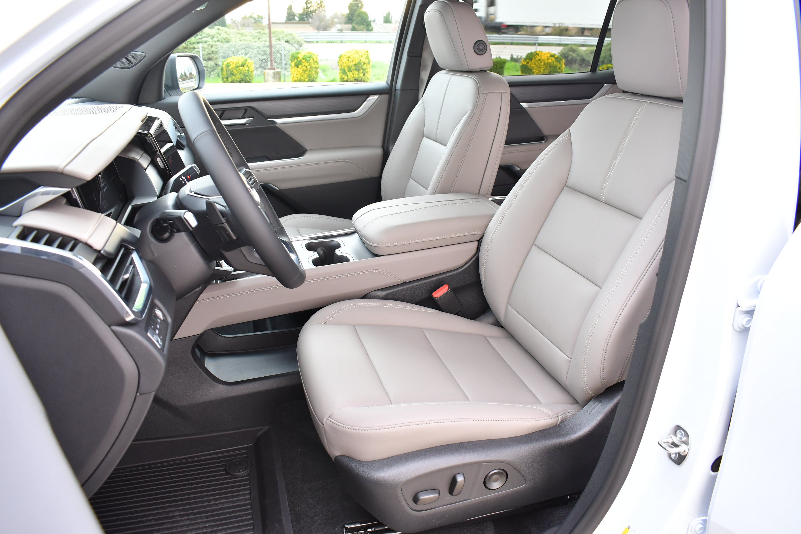 New 2026 GMC Acadia Elevation w/ Black Edition AWD/4WD image 17