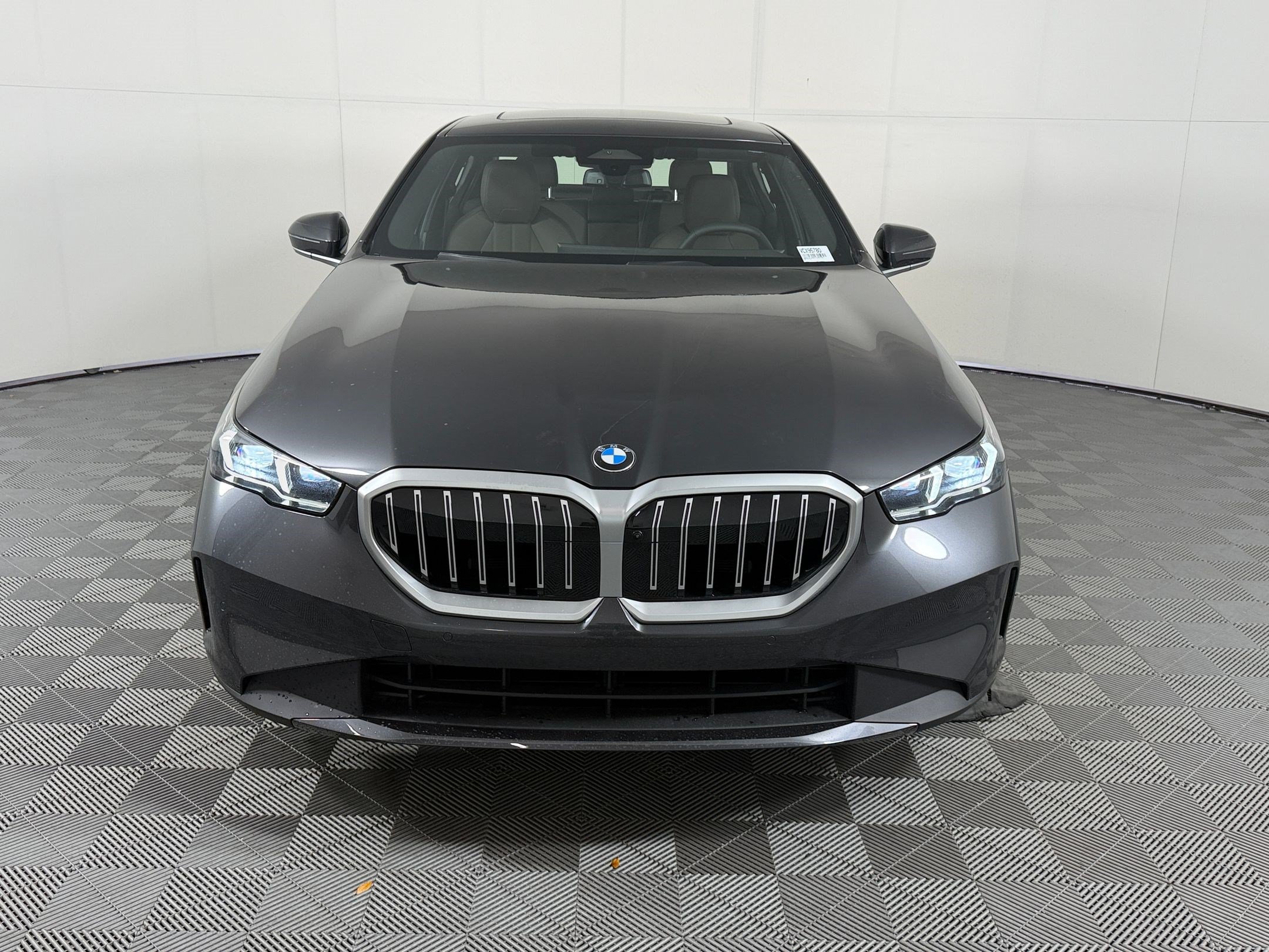 Used 2027 BMW 530i w/ Convenience Package RWD image 6