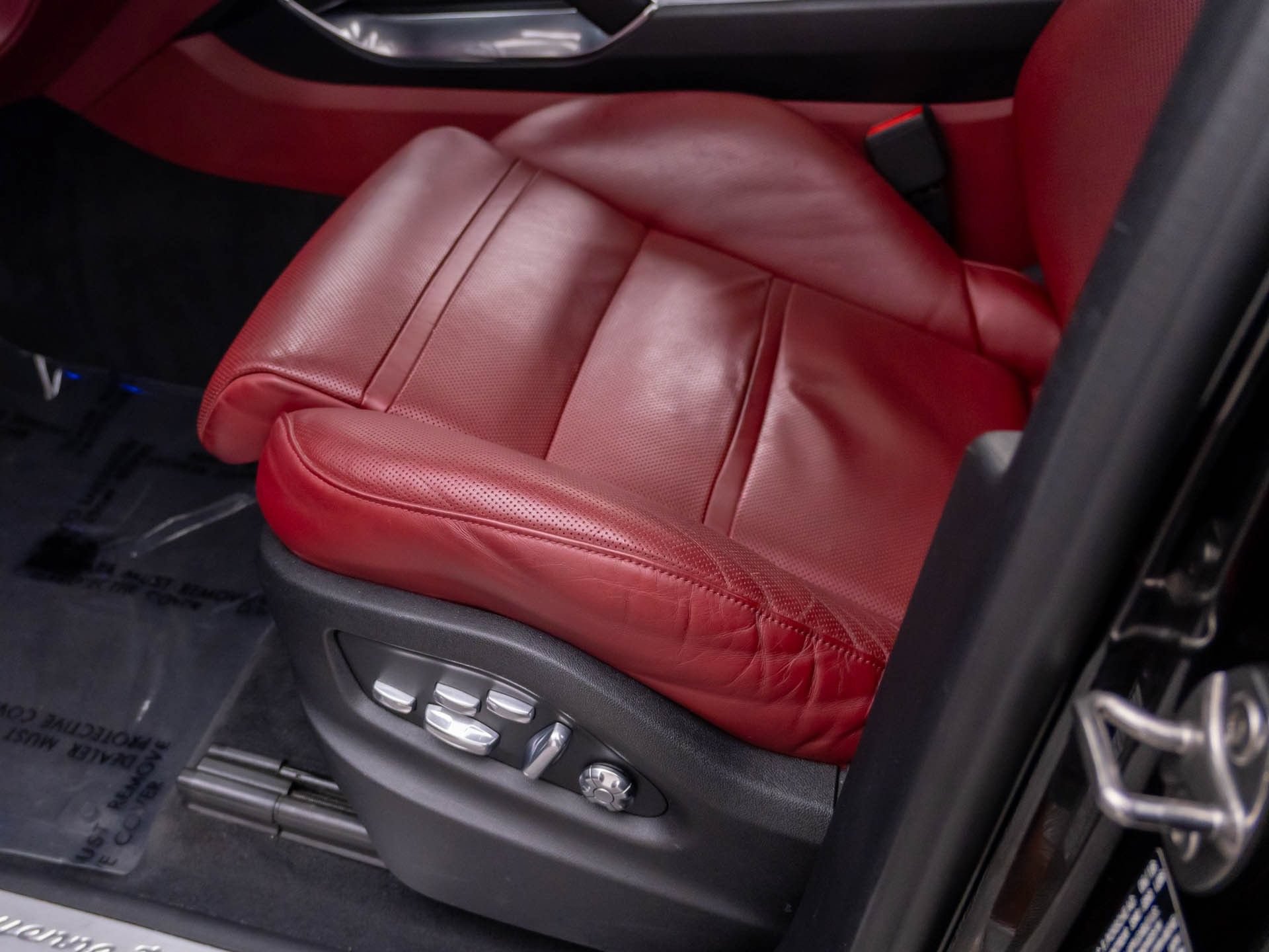 Certified 2019 Porsche Cayenne Turbo AWD/4WD image 18